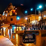 Avilla Cave غوريمِيه