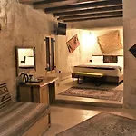 Avilla Cave فندق غوريمِيه