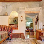 Avilla Cave فندق