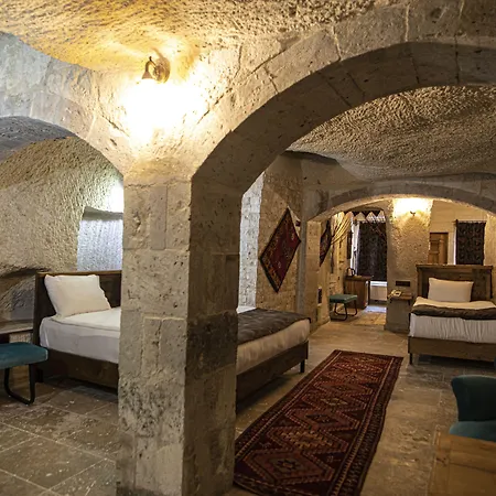 Hotel Avilla Cave