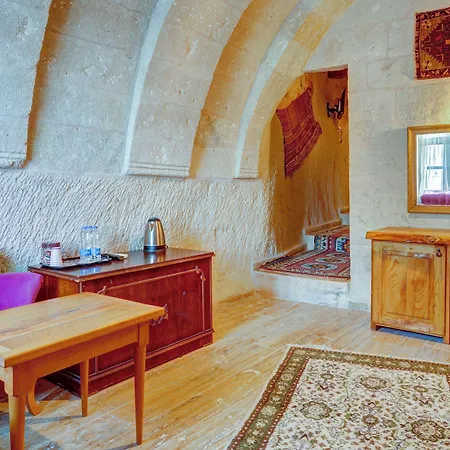 Avilla Cave غوريمِيه